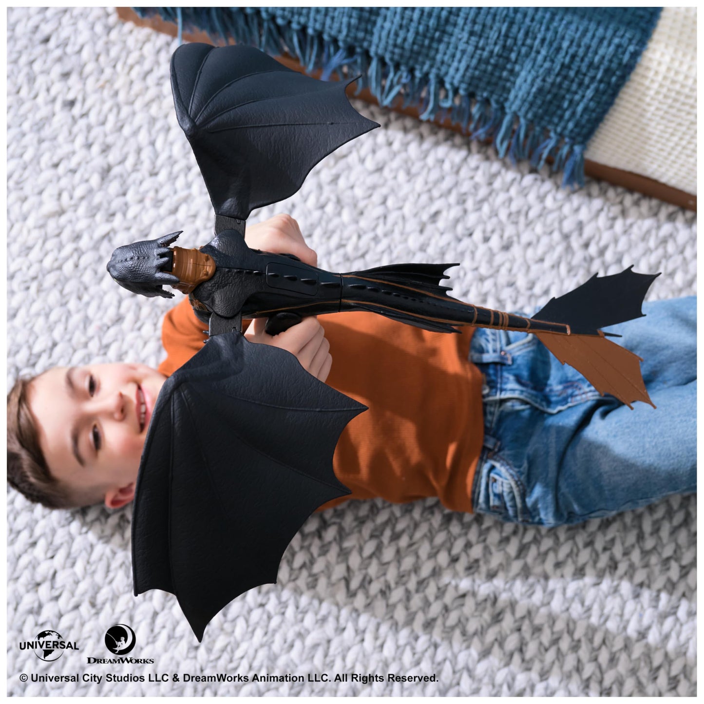 Dreamworks How to Train Your Dragon, Plasma Blast Toothless, 51cm dragon figure with light and sound effects, toy for kids aged 4 and up.
