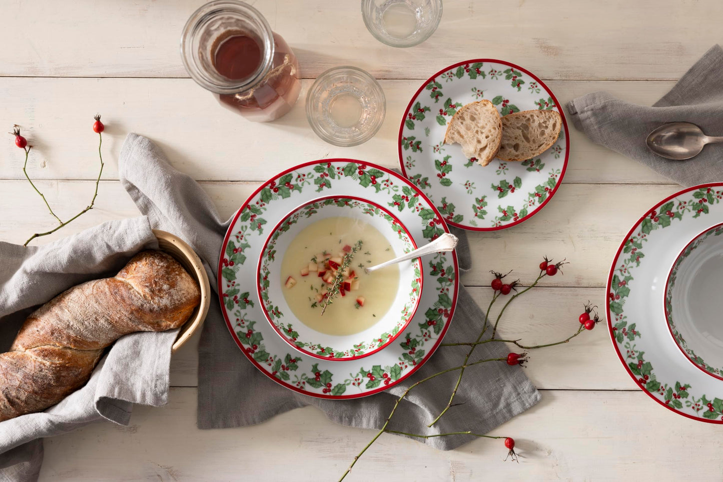 Service set HOLLY 16 pieces for 4 persons/Christmas - Merry Christmas/classic holly decor/porcelain round shape/Waterside England by Retsch Arzberg