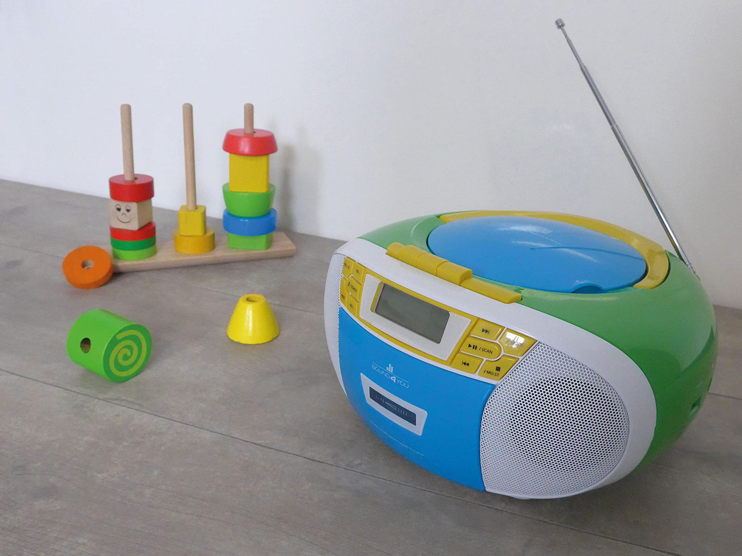 SCHWAIGER 661644 CD player with cassette and radio MP3 USB connection FM radio AUX headphones Boombox mains and battery operation display portable colorful