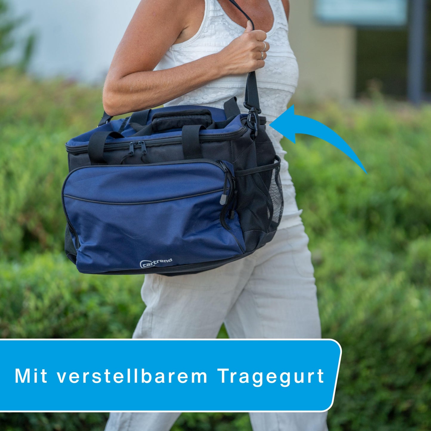 Cartrend cooler bag 30 L, with 12V car connection cable 1.50 m long, Adjustable shoulder strap, large front pocket with zipper and 2 side nets, Easy-care interior coating.