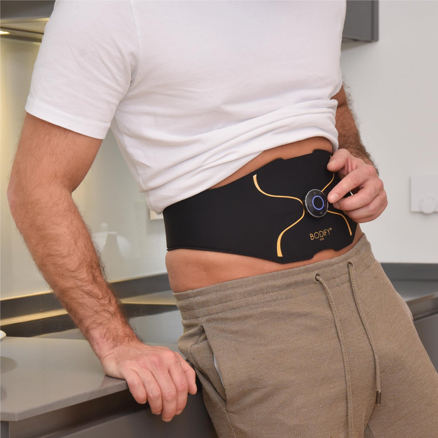 Bodify® EMS Abdominal Trainer Pro - Targeted stimulation of the abdominal muscles! - Muscle building - Abdominal trainer - Stimulation device for abdominal muscles - Abdominal muscle trainer for men and women The ORIGINAL