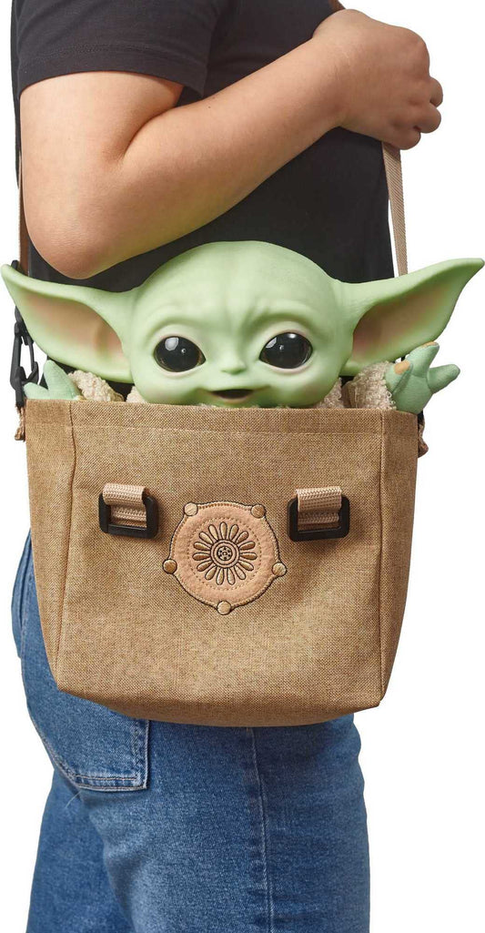 Mattel Disney Star Wars plush figure (approx. 28 cm) HBX33 - "The Child" from "The Mandalorian", for collecting with carrying bag, for fans ages 3 and up.