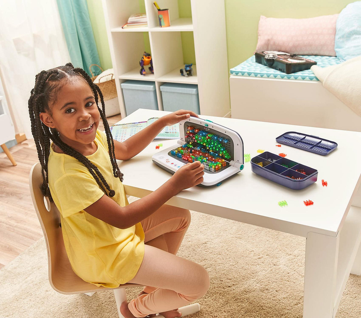 VTech Magic Lights 3D - Illuminated plug-in game with sounds, melodies, and animations - For children ages 4-12.