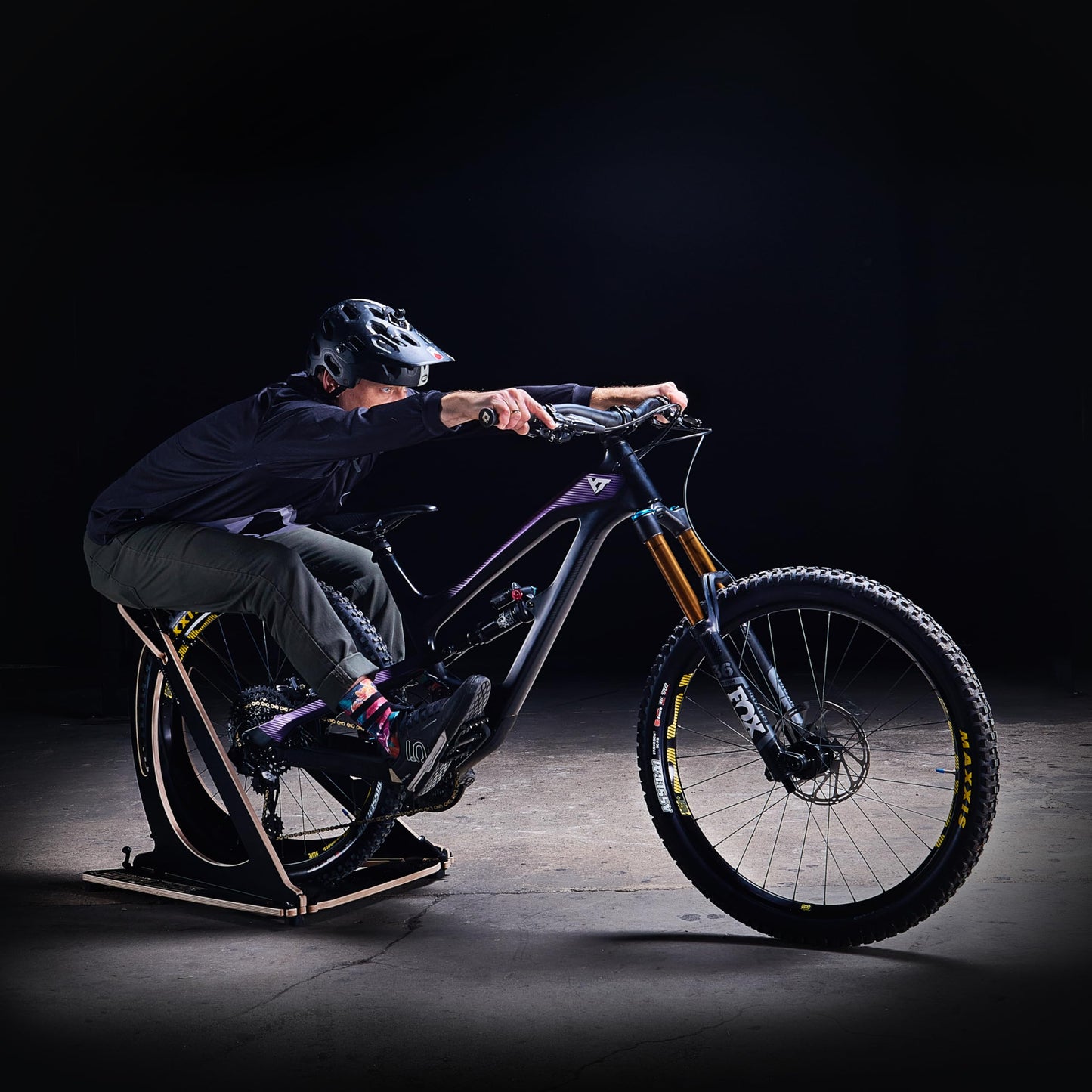 MTB Hopper Manual Balance Machine for mountain bikes - Manual balance trainer with rear wheel cradle - Indoor bike stand