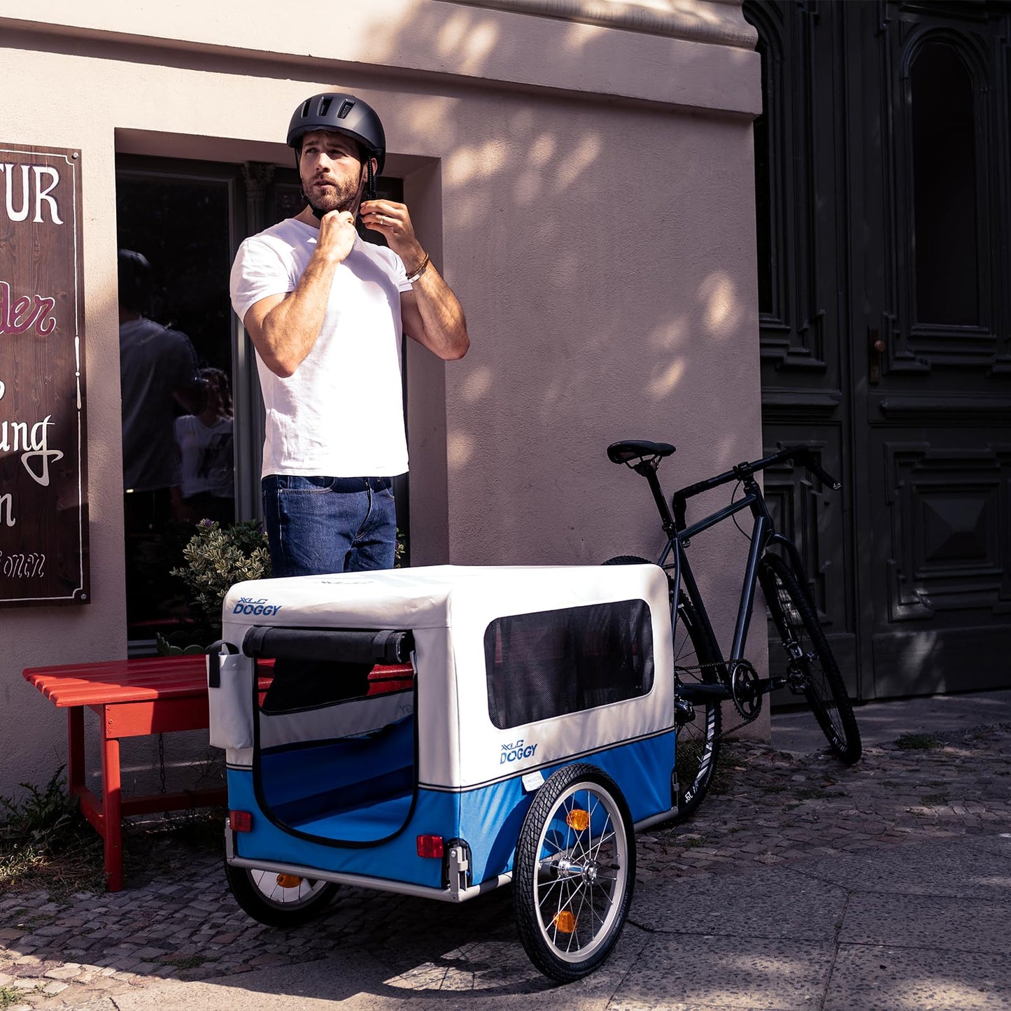 XLC Doggy Van BS-L04: Comfortable bike trailer for outdoor adventures with your dog.