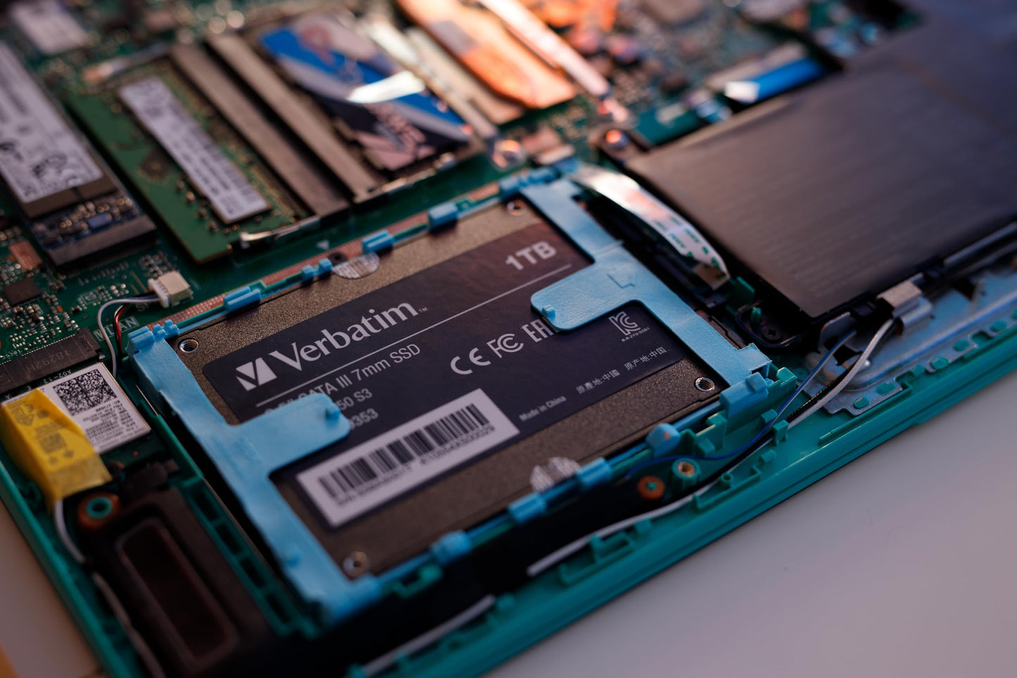 Verbatim Vi550 S3 SSD 1TB, internal 2.5" SATA III SSD drive with 3D NAND technology, up to 550 MB/s read speed, perfect for PC and notebook, black