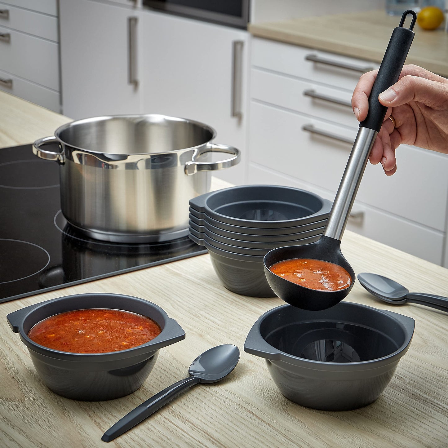 Grizzly party tableware set. 30-piece set of reusable cereal bowls. Dishwasher safe, shatterproof, sturdy, 100% recyclable. Reusable anthracite bowls.