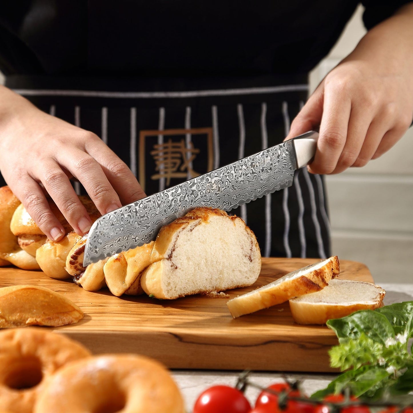 Zayiko Black Edition Damascus Bread Knife I 20 cm serrated blade made of 67 layers of Damascus steel I ergonomic Pakka wood handle I professional kitchen knife for bread, crusts & baked goods I comes in an elegant gift box.