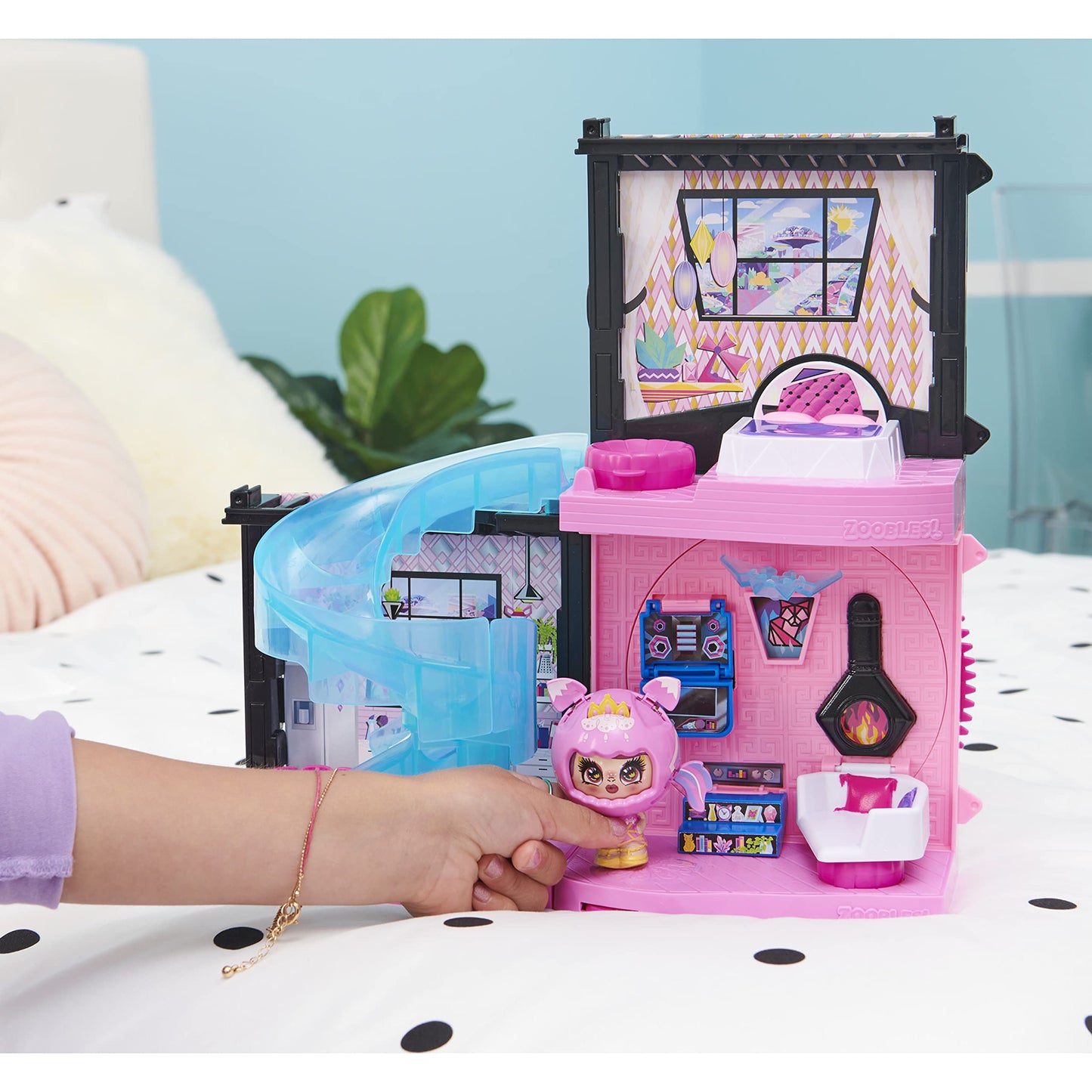 Zoobles Magic Mansion dream house with 6 rooms, slide, and accessories.
