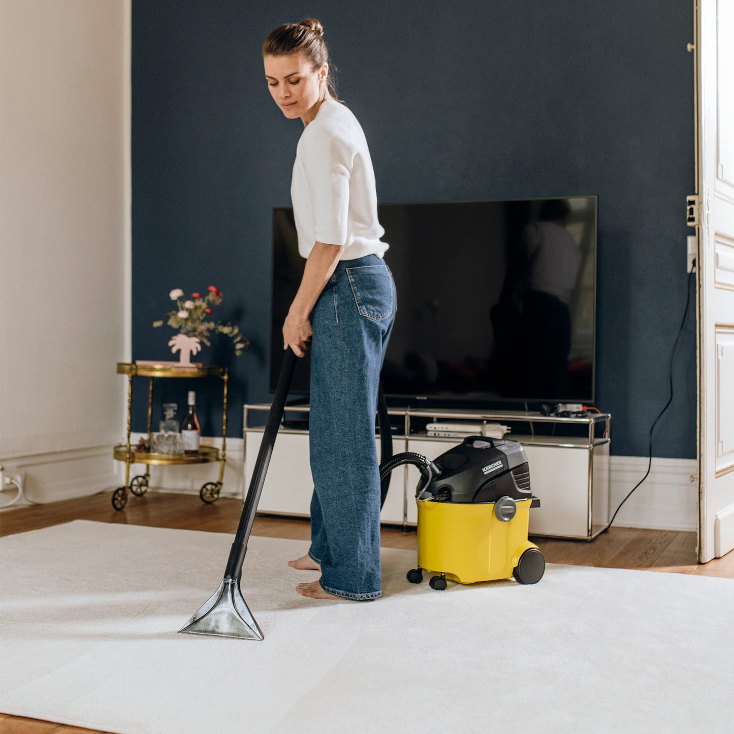 Kärcher SE 5.100 carpet cleaner (2-in-1 integrated spray hose, 230 mm working width, spray pressure 1 bar, spray rate 1 l/min)