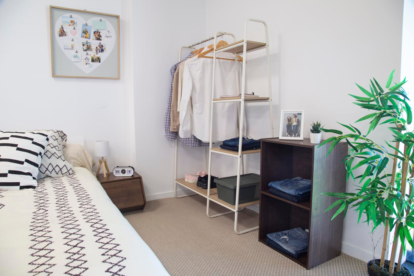 Iris Ohyama clothes rack with wooden shelves, 4 levels, White, Modern design, Sturdy frame, non-slip, For bedroom, studio, wardrobe, clothes & shoes, laundry rack, Easy assembly, PI-B3