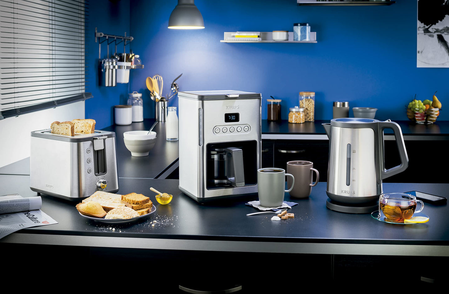 Krups KH442D Control Line Premium Toaster, stainless steel, 2 short slots for 2 slices, bun warmer, 6 browning levels, 850 W, 23.6 x 32.4 x 20.2 cm, silver/black.