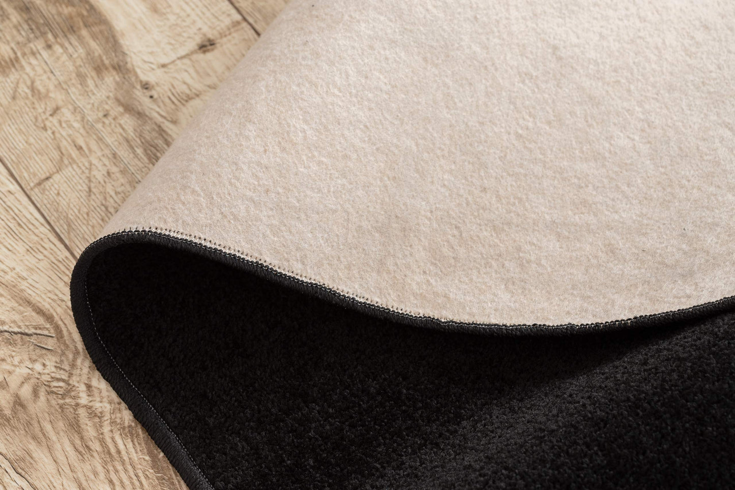 Monochrome rug trendy for rooms, living rooms, bedrooms, carpet flooring, black, various sizes, 400x450 cm.