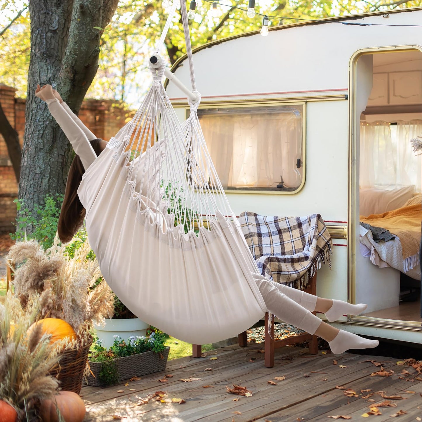 Ohuhu hanging chair with 2 pillows and ceiling hook kit, outdoor XL hanging chair up to 150 kg for adults & girls, hanging seat suspension for indoor/outdoor bedroom and garden (white rice)