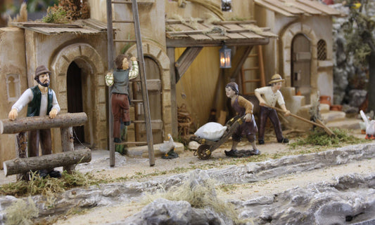 2X FADED Fountain, with pump/Height: 19cm/Hand-painted/detailed nativity figures - Christmas table decoration nativity accessory