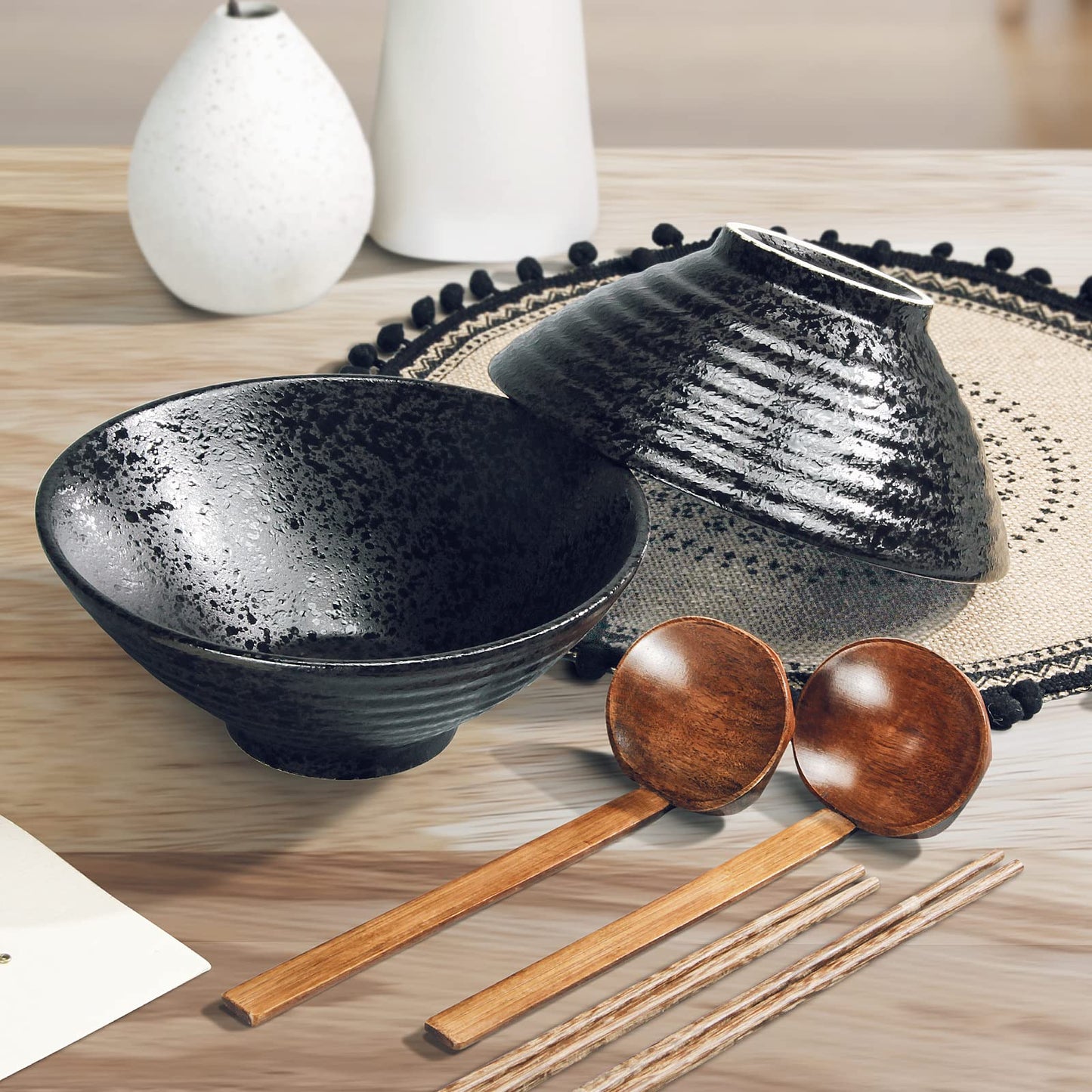 2 pieces (6-piece) porcelain ramen bowl set, 1600ml Japanese soup bowl with spoon and chopsticks, microwave and dishwasher safe, for udon Asian noodles, black 24cm (large)
