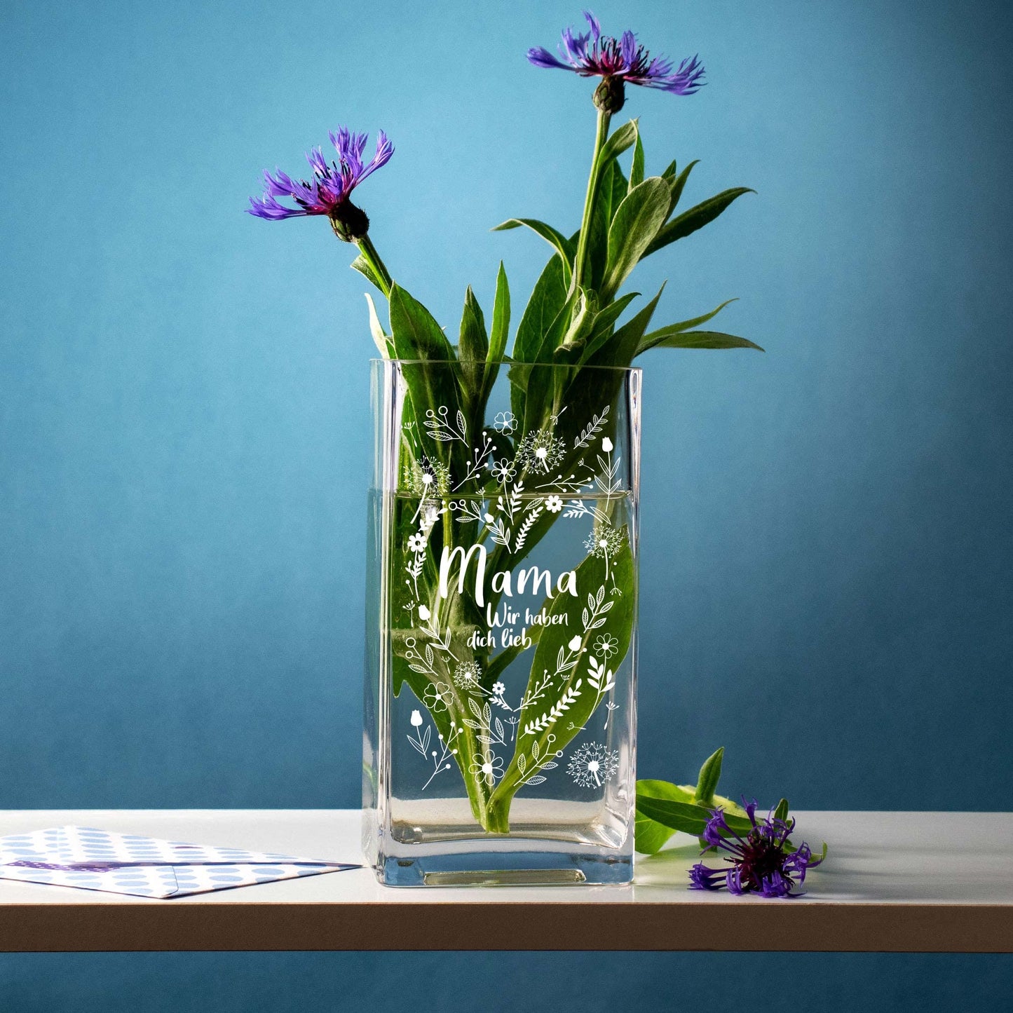 Flower vase for mom: Engraved vase, Mother's Day gift, Square glass vase for the best mom, Flower heart decor vase as a gift for mom, Modern tulip vase, Glass table decoration, Birthday gift