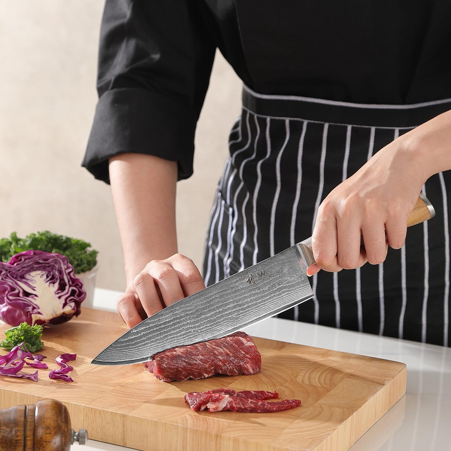 Wakoli Olive Damascus Kitchen Knife | Knife with 20cm blade made of 67 layers of Damascus steel with VG10 core | Olive wood handle | For meat, vegetables & fruits | Chef's knife in gift box - Sharp kitchen knife