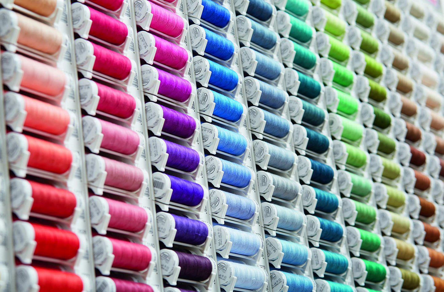 Mettler SERALON 18-piece Kit Thread Set: Universal thread for sewing or embroidering, thread for sewing machine, 100% polyester, SE18-Kit, 200m per spool.