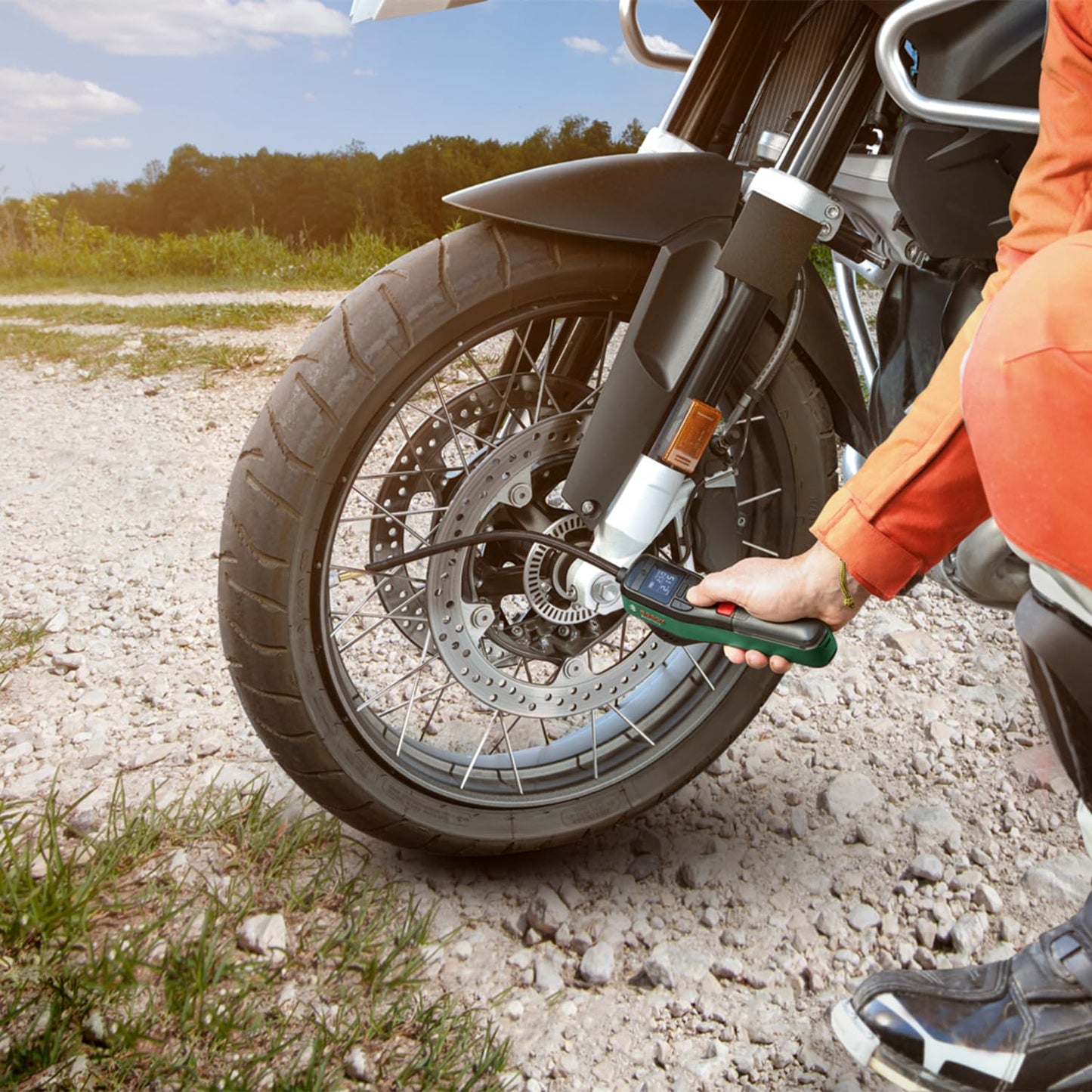 Bosch electric bike pump/air pump/mini compressor EasyPump (3.0 Ah battery, 3.6 volts, auto-stop function, 150 PSI, 10.3 bar, LED, rechargeable via USB-C®, in box)