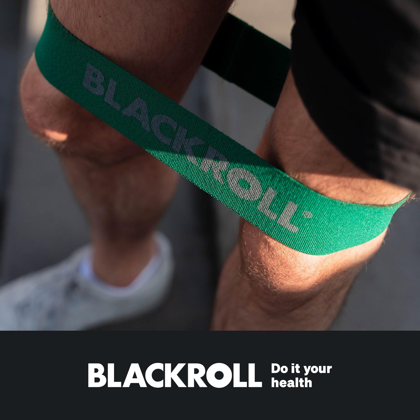 BLACKROLL® Loop Band Set (6 pieces), fitness band set for functional training, skin-friendly training bands in 6 strengths, flexible resistance bands for at home, office, or park, Made in Germany.