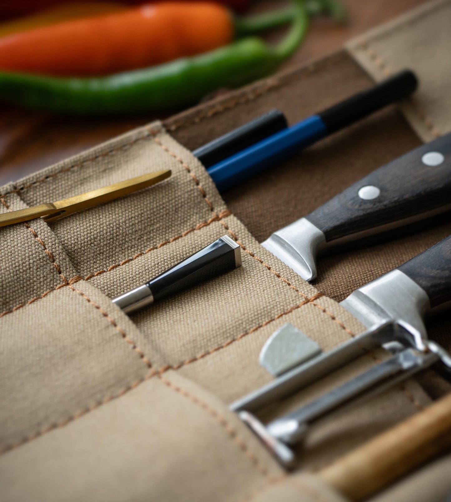Angus Stoke Chef Knife Bag made of buffalo leather | 14-slot leather knife roll for chefs - Large Duplex Knife Bag (Brown)