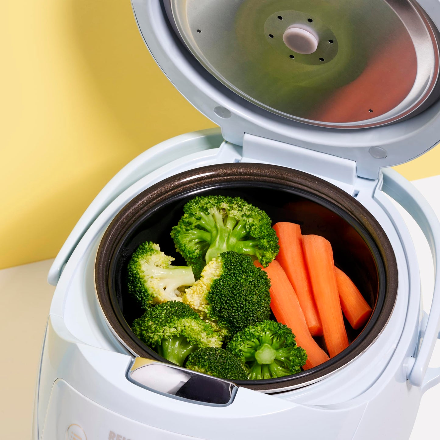 REISHUNGER Digital Rice Cooker small, light blue | 0.6 L for 3 people | Keep warm function, timer & premium pot | Small multicooker & steamer, 8 programs, 7-phase technology