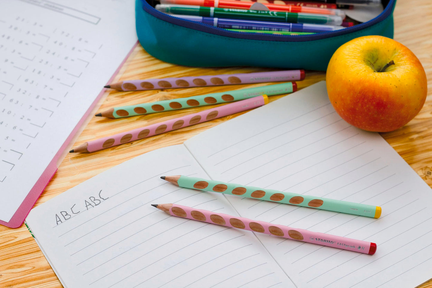 STABILO - Ergonomic triangular pencil for right-handers - EASYgraph in pastel purple - 12 pack - Hardness grade HB
