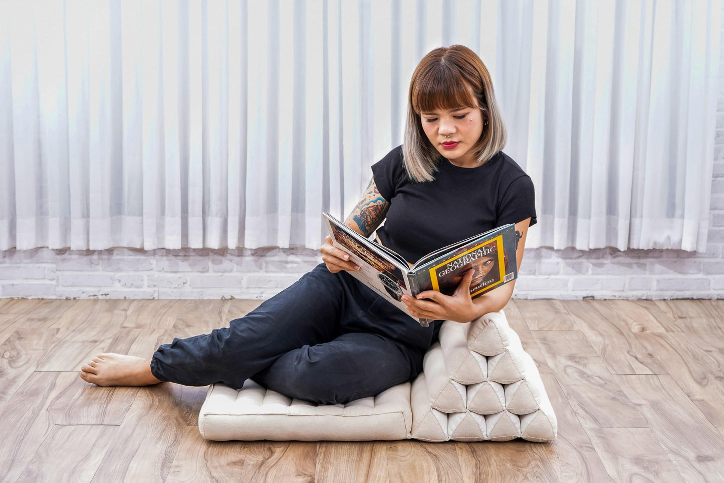 Leewadee Thai pillow foldable mattress, chill-out foldable mat, padded reading support floor lying mat with triangle pillow Thai mat, kapok, 75 x 50 cm, natural