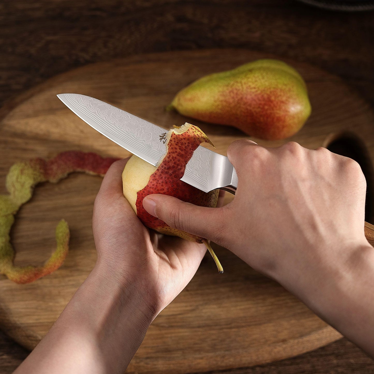 Wakoli Oribu Damascus Kitchen Knife Full Tang with 12.5 cm Blade - Herb knife made of 67 layers of Damascus steel with VG-10 core, knife with olive wood handle in gift box - Knife sharp chef's knife