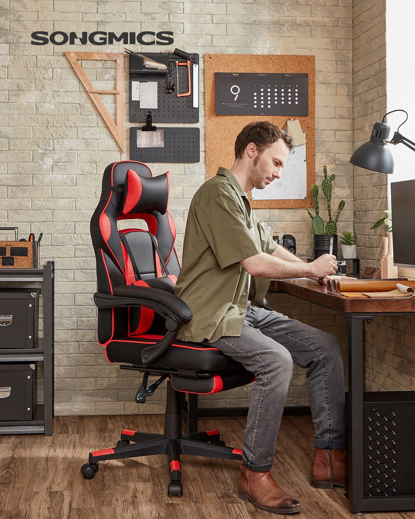 SONGMICS Office Chair, Desk Chair, Extendable Footrest, Headrest, Lumbar Pillow, Height Adjustable, Ergonomic, Reclining Backrest, Supports up to 150kg, Ink Black-Strawberry Red OBG73BRV1