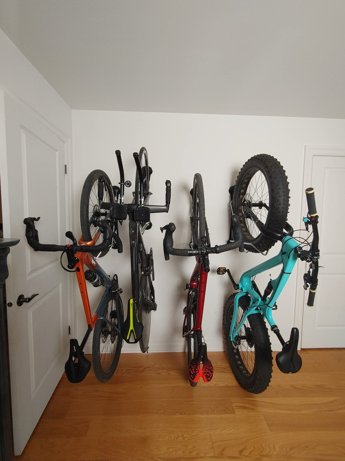 Steadyrack Bike Wall Mount - Fat Rack - Vertical bike wall mount as storage solution for your home, garage, or cycling park.