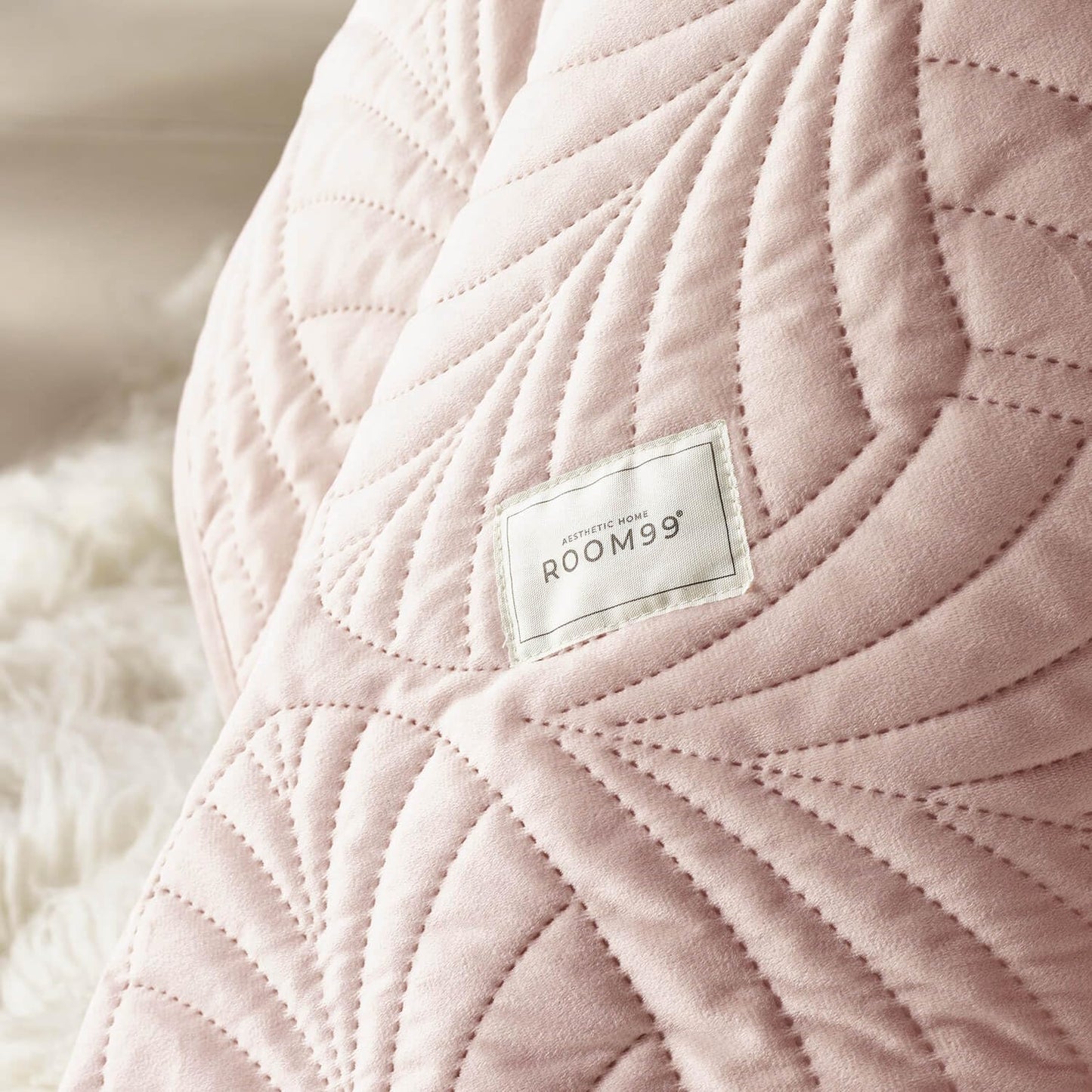 ROOM99 Elegant Powder Pink Throw Blanket 170 x 210 cm, versatile for bed or sofa. Quilted in a stylish velvet design, perfect as a bedspread.