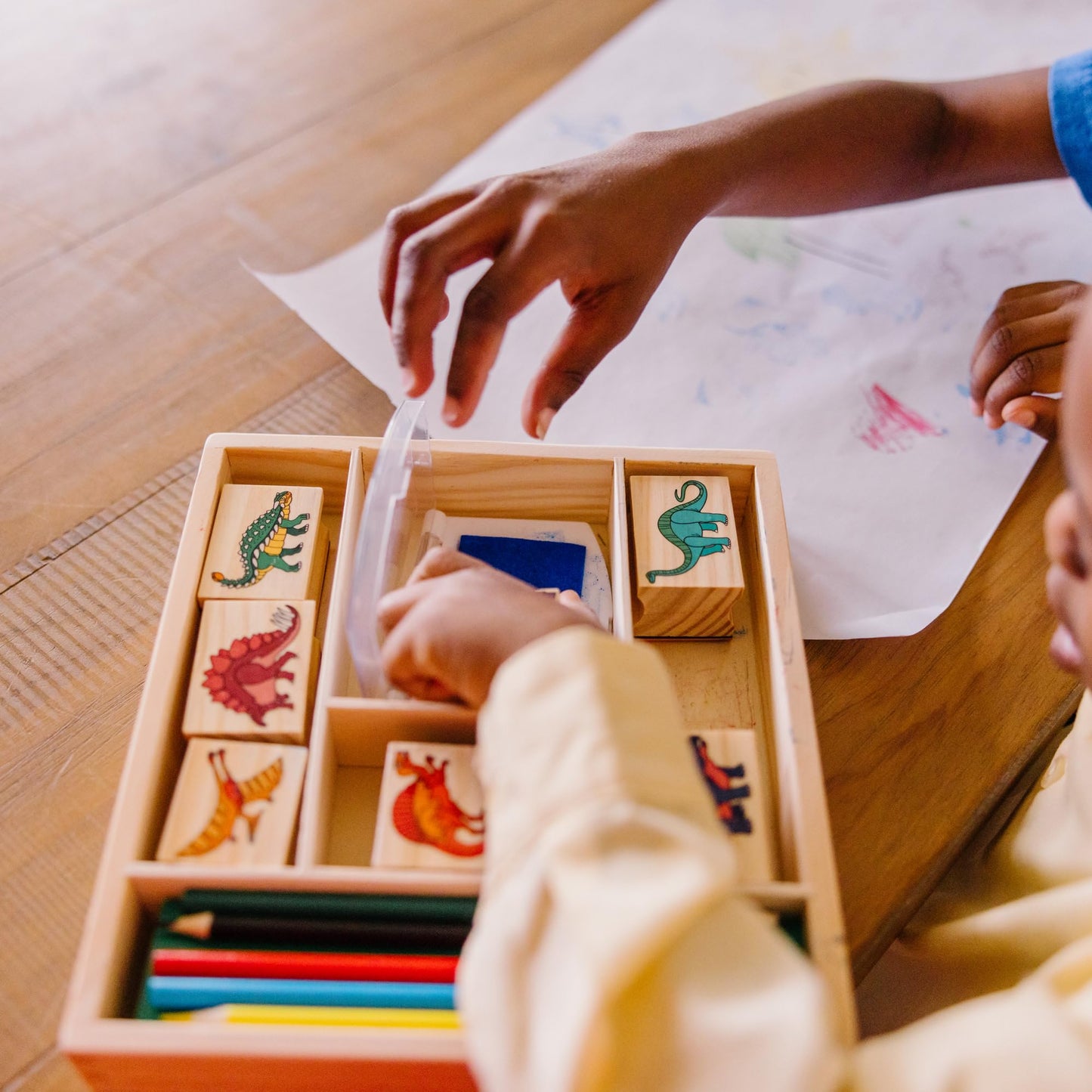 Melissa & Doug wooden stamp set Dinosaur with 8 stamps, ink pad, and colored pencils | Creative toy | For children aged 4 years and up