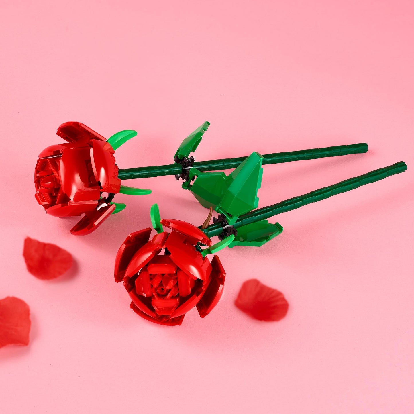 LEGO Creator Roses, artificial flower set, compatible with bouquets & 40747 Creator Daffodils, artificial flower set for kids.