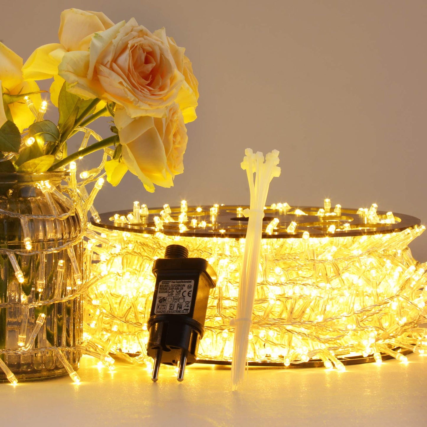 GlobaLink 100M Christmas Lights Outdoor, 1000LED String Lights Outdoor Plug-in Balcony Warm White Waterproof IP44 with 8 modes for indoor and outdoor Christmas railing balcony garden decoration.