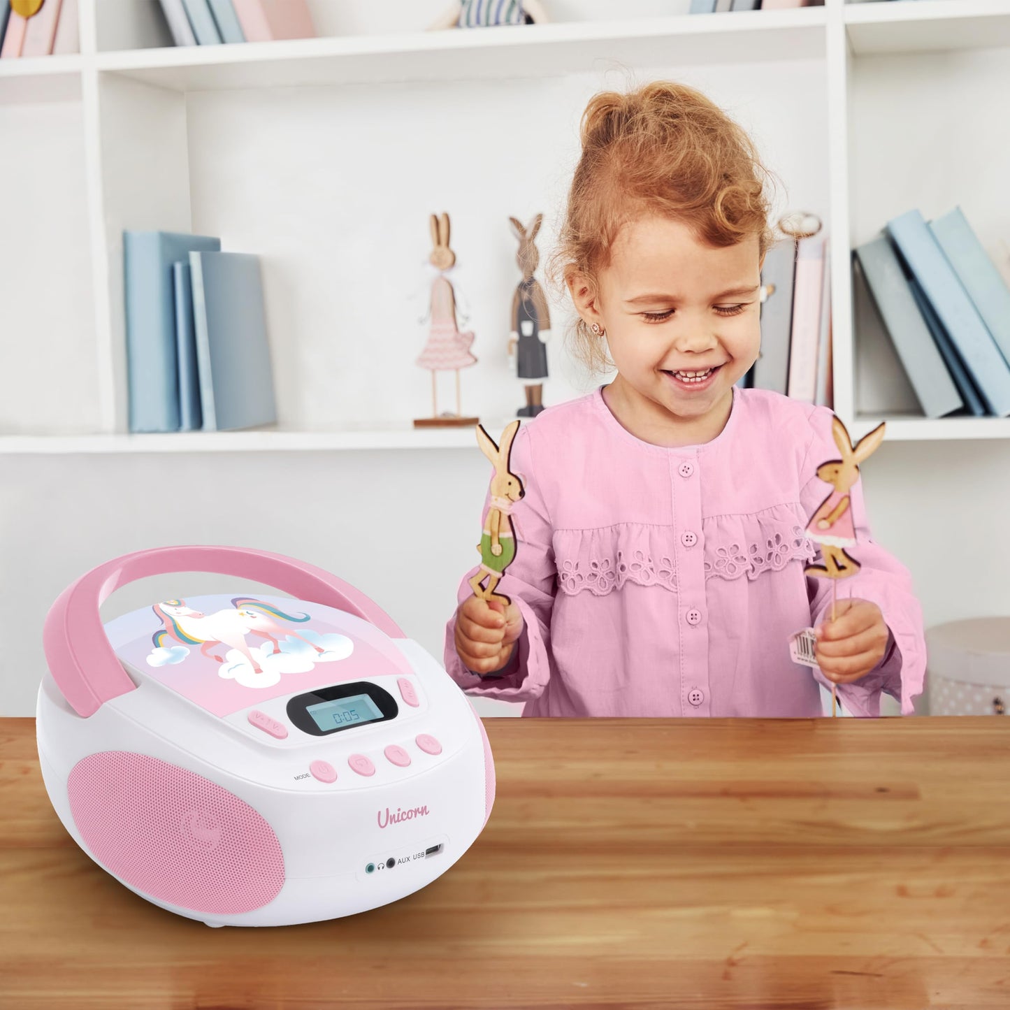mooov 477407 CD player for kids with speakers, USB, headphone jack, AUX-IN port - Portable boombox CD player - Mains or battery operated - Unicorn design - Pink/white
