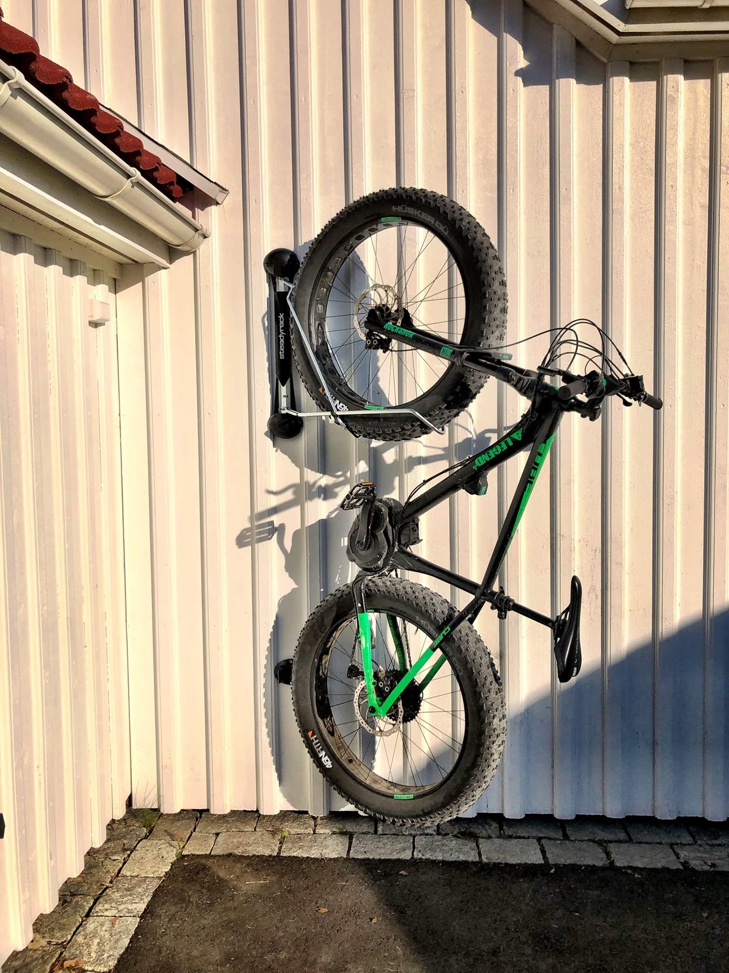 Steadyrack Bike Wall Mount - Fat Rack - Vertical bike wall mount as storage solution for your home, garage, or cycling park.