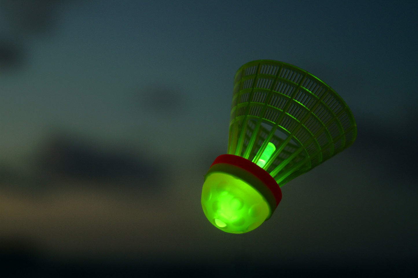 Speedminton Mix Speeder - 5 pack of mixed Speed Badminton/Crossminton balls including Windring & Night Speeder - 3 pack of glowing Speed Badminton/Crossminton balls including Windring.