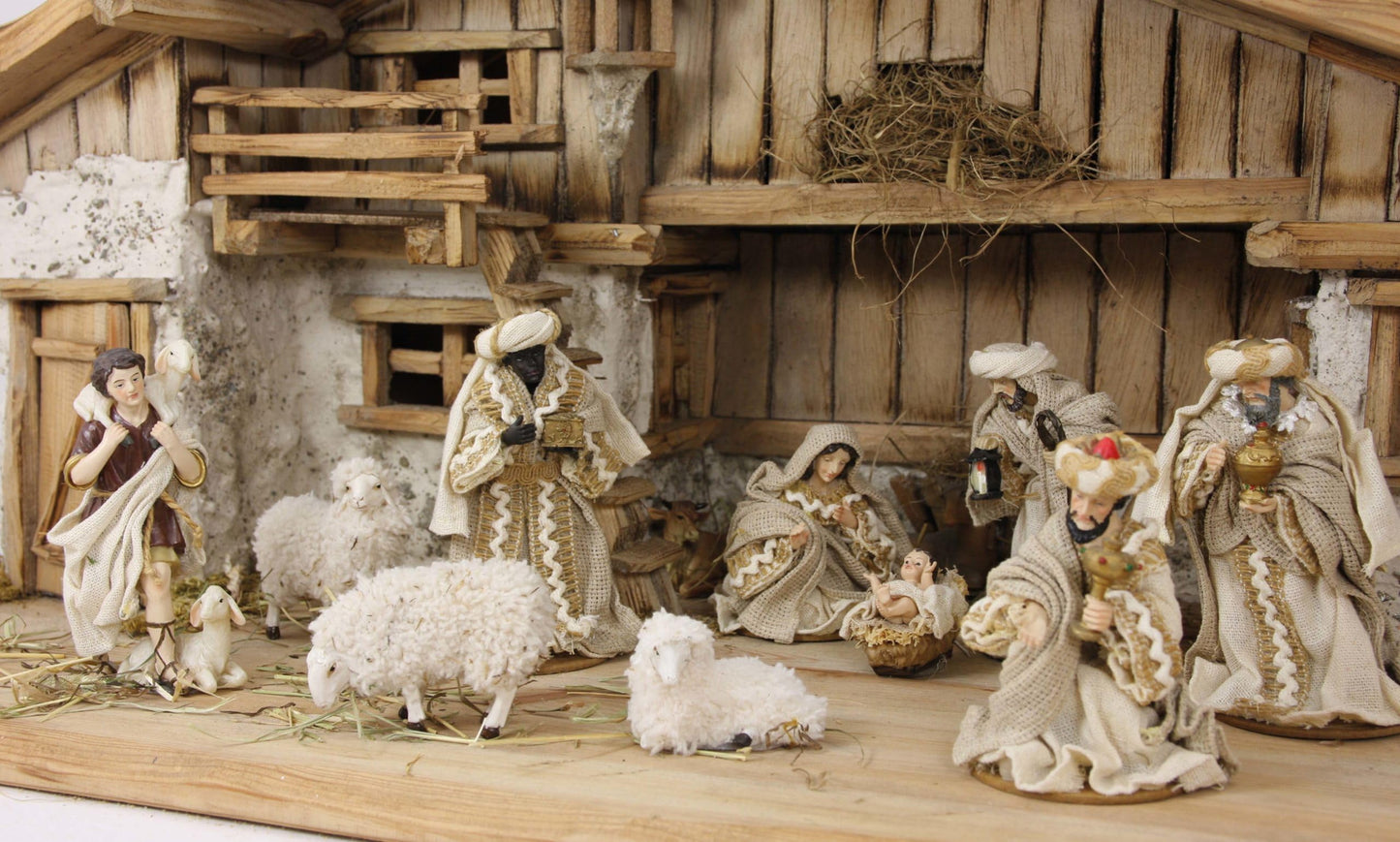 2X FADED Fountain, with pump/Height: 19cm/Hand-painted/detailed nativity figures - Christmas table decoration nativity accessory