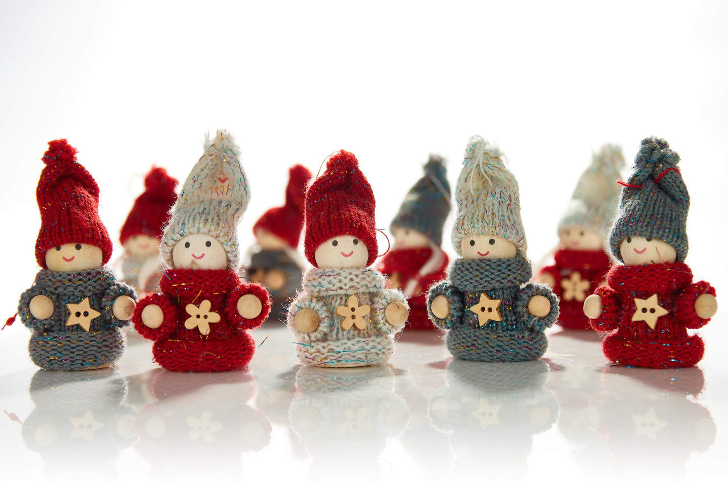 BRUBAKER 10-piece Set Christmas Elves made of wood and fabric - Tree ornaments Christmas decorations - 8 cm in gift box