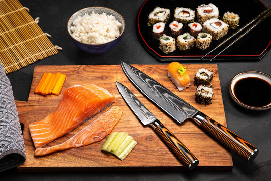 Wolfblood 2-piece damascus knife set (32cm and 24cm) Professional kitchen knives made of authentic 67-layer damascus steel. Set includes chef's knife, cooking knife, wooden handle, gift box, and blade guard.