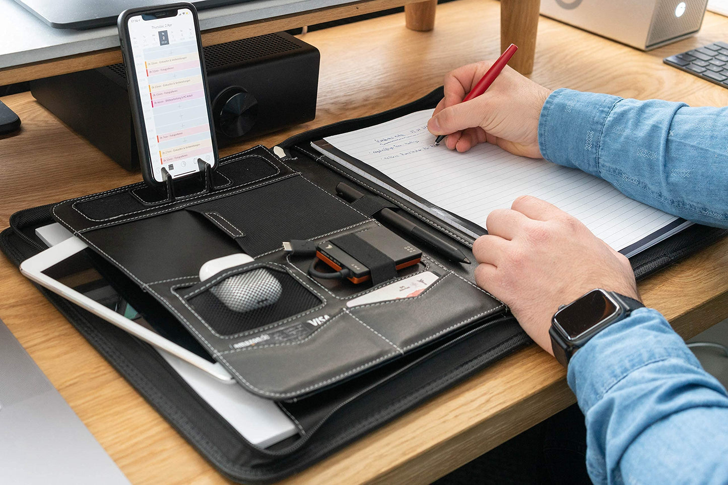 AZORIS PREMIUM® A4 Writing Pad Premium Conference Folder with plenty of storage space and a 13-inch compartment for tablet, iPad professional writing pad made of synthetic leather for ladies and gentlemen.