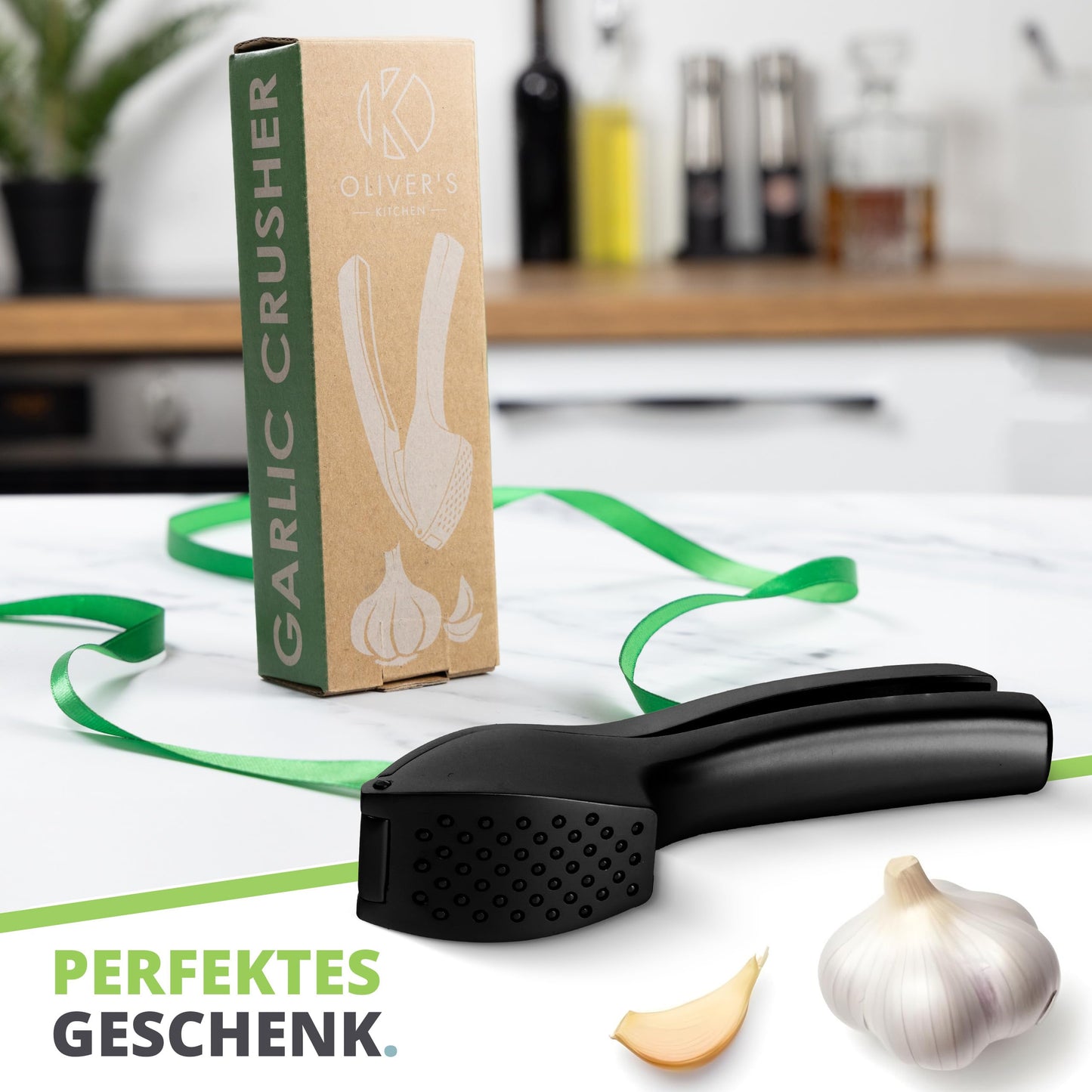 Oliver's Kitchen Premium Garlic Press - Easy to Use & Clean - Crushes Garlic & Ginger Effortlessly (No Peeling Necessary) - Extra Strong & Durable