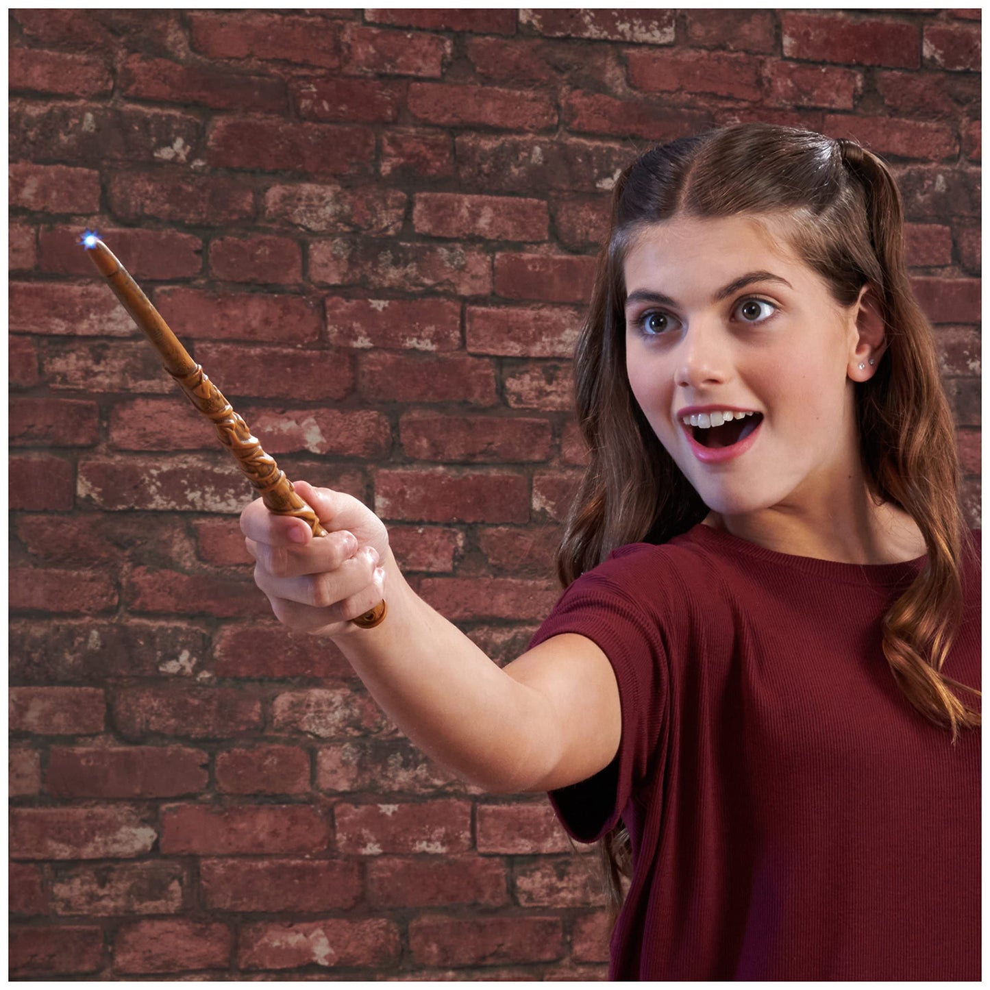 Wizarding World Harry Potter - Hermione Granger's Light Up Wand with Patronus projection, approx. 33 cm, toy for kids aged 6 and up, fan merchandise.