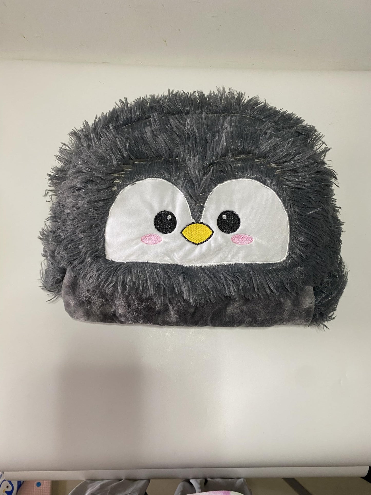 Gifts for women, Portable blanket for women, Penguin gift for women, Sofa blanket Penguin blanket Warm cuddly blanket Fluffy Blanket with hat and gloves, 150 x 125 cm, Dark Grey-Penguin