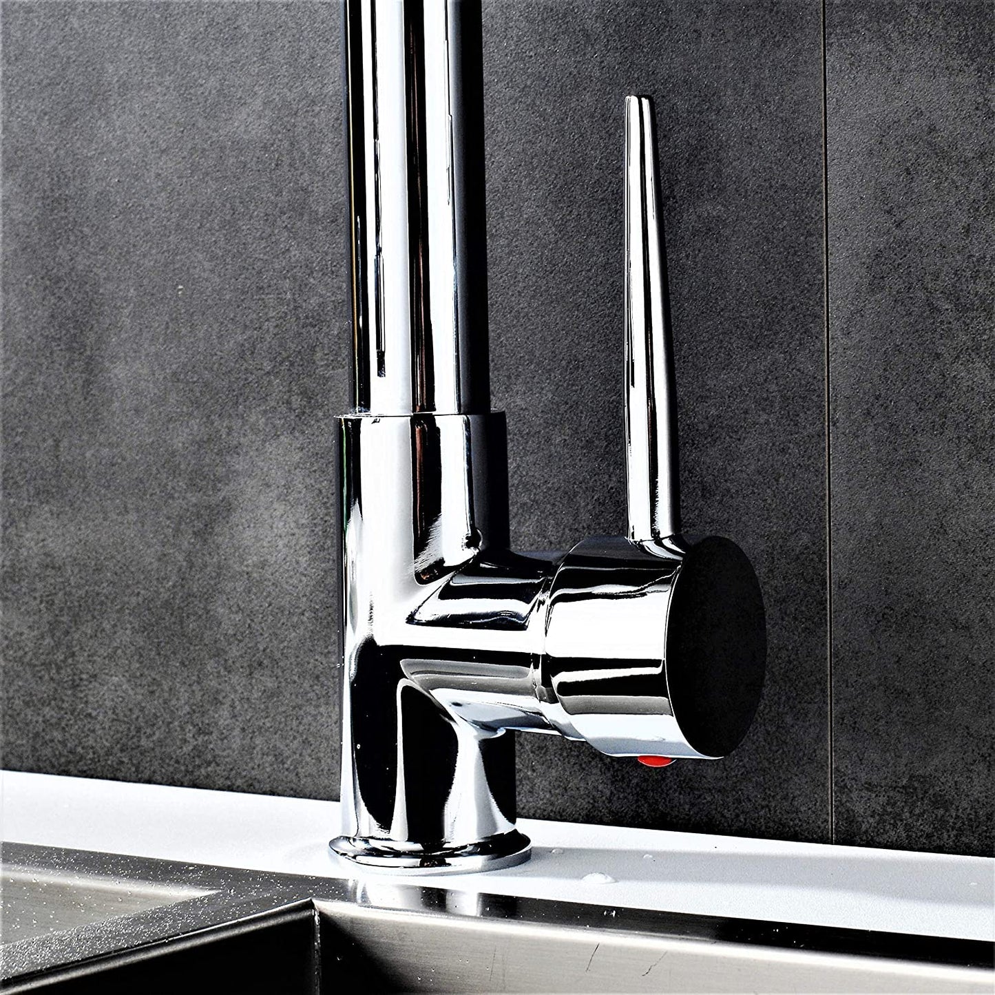Professional kitchen sink faucet mixer tap with pull-out spring spray in chrome color.