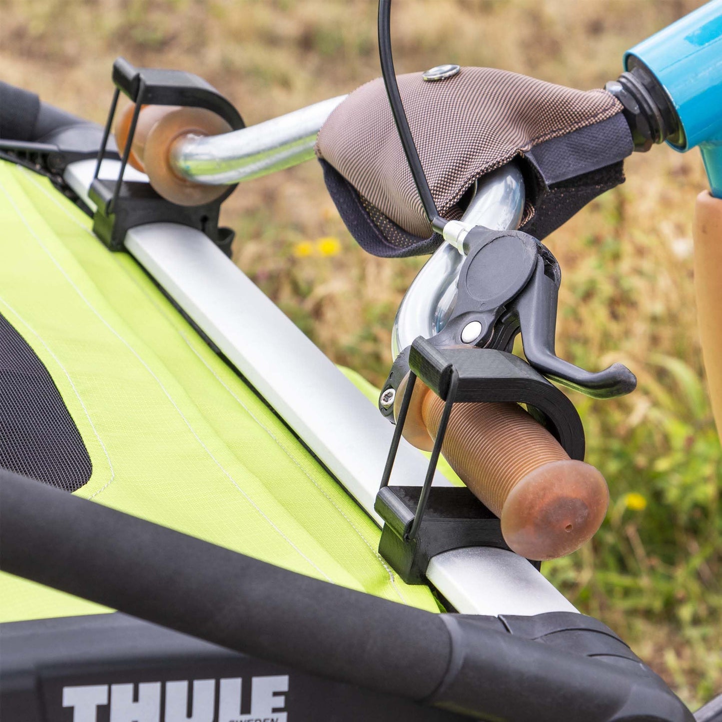 Mobilefox Universal Bike Wheel Mount Holder Adapter compatible with Thule Chariot Trailer.