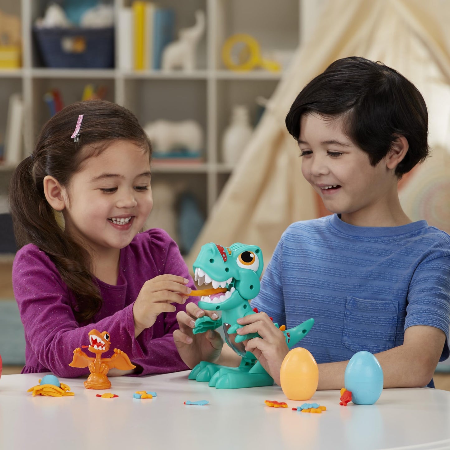 Play-Doh Dino Crew Crunchin' T-Rex Toy for Kids 3 Years and Up with Dinosaur Sounds and 3 Eggs.