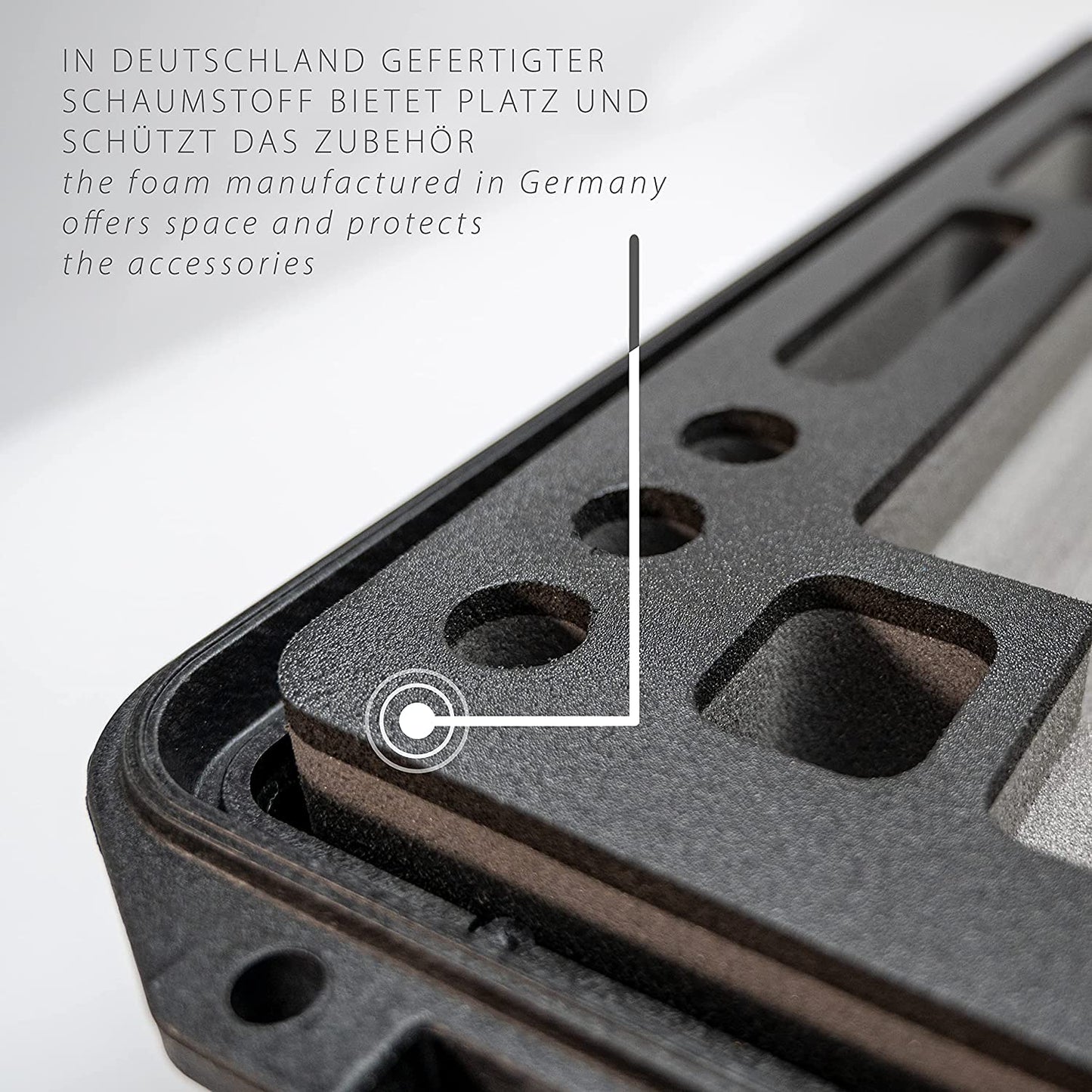 Transport case for the Lenovo ThinkPad 16 inch notebook/laptop. Case made in Germany.